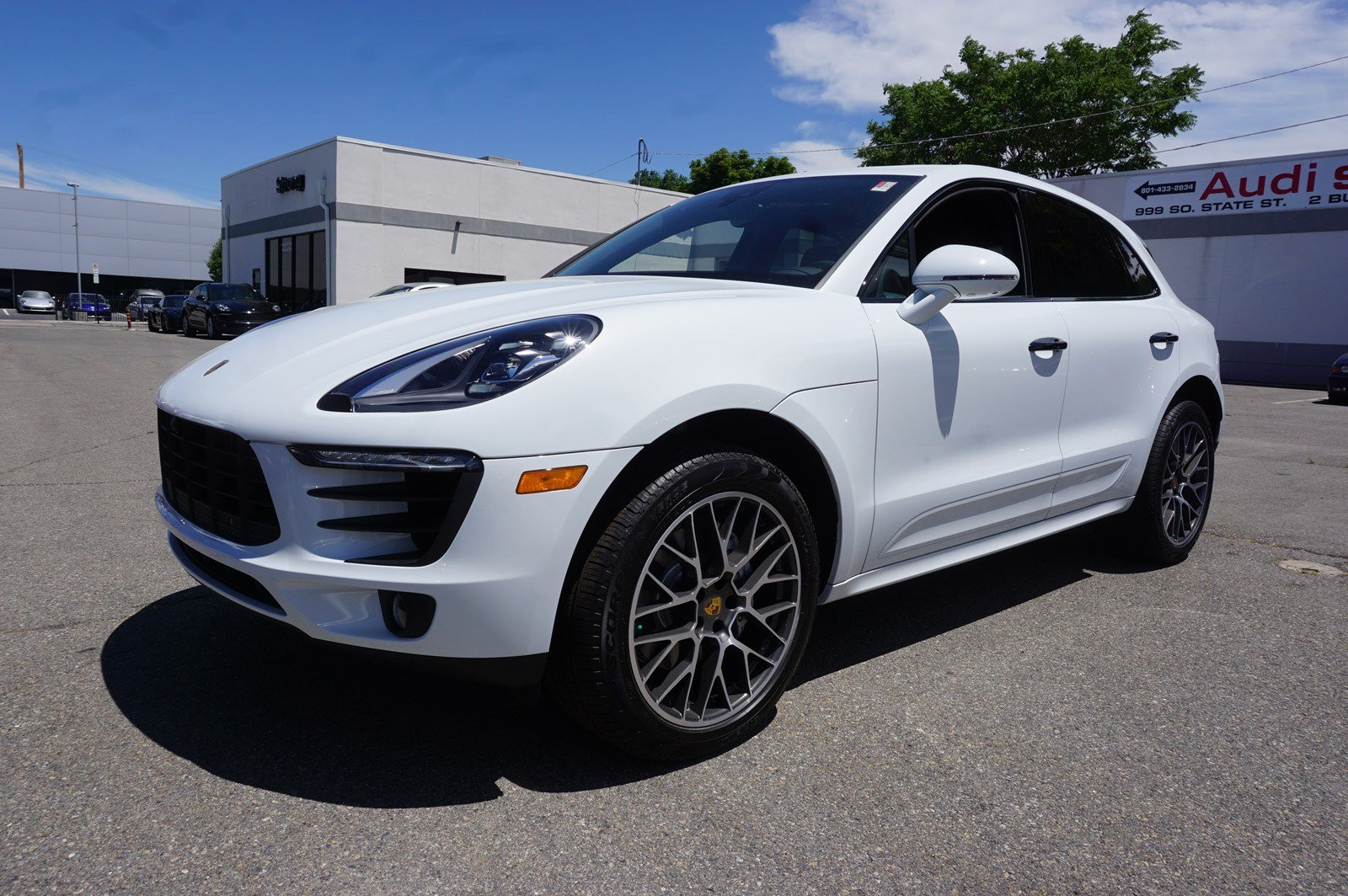 2020 Porsche Macan - Mayhem Big Rig Dually Wheels - HD Wallpaper 
