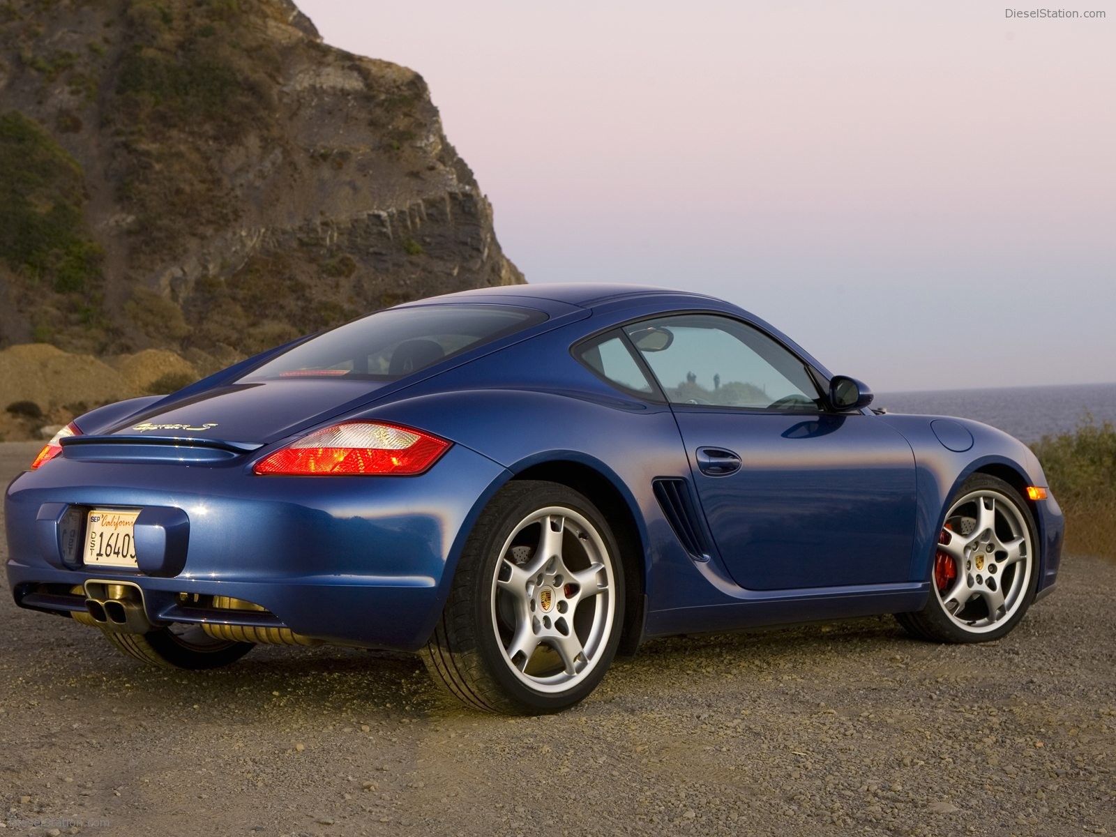 Porsche Cayman S - HD Wallpaper 