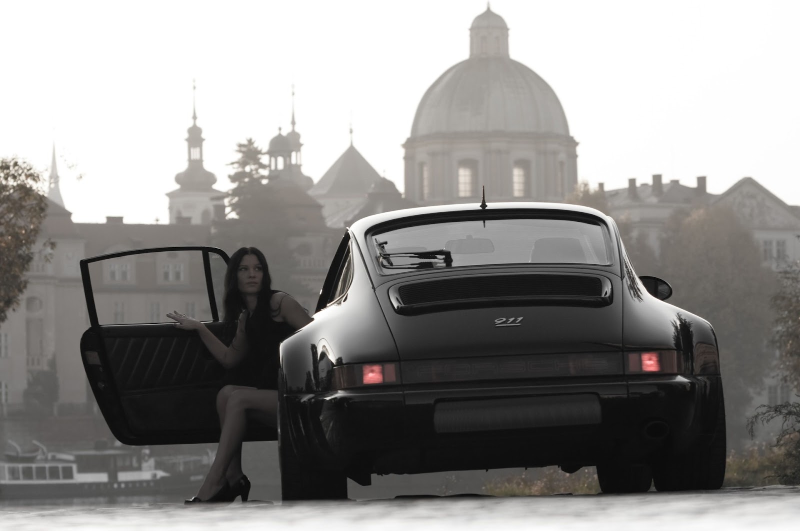 Porsche 911 And Women - HD Wallpaper 