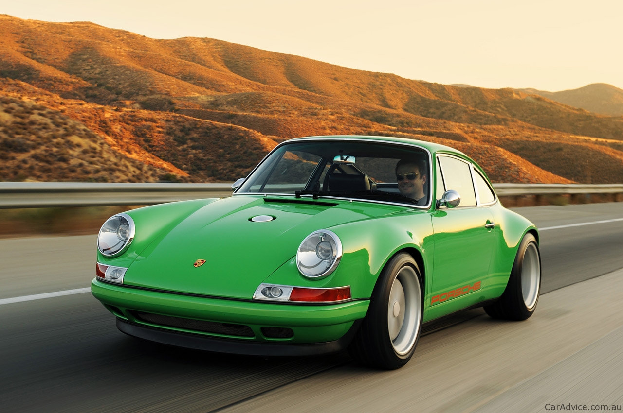 Singer Porsche 911 - HD Wallpaper 