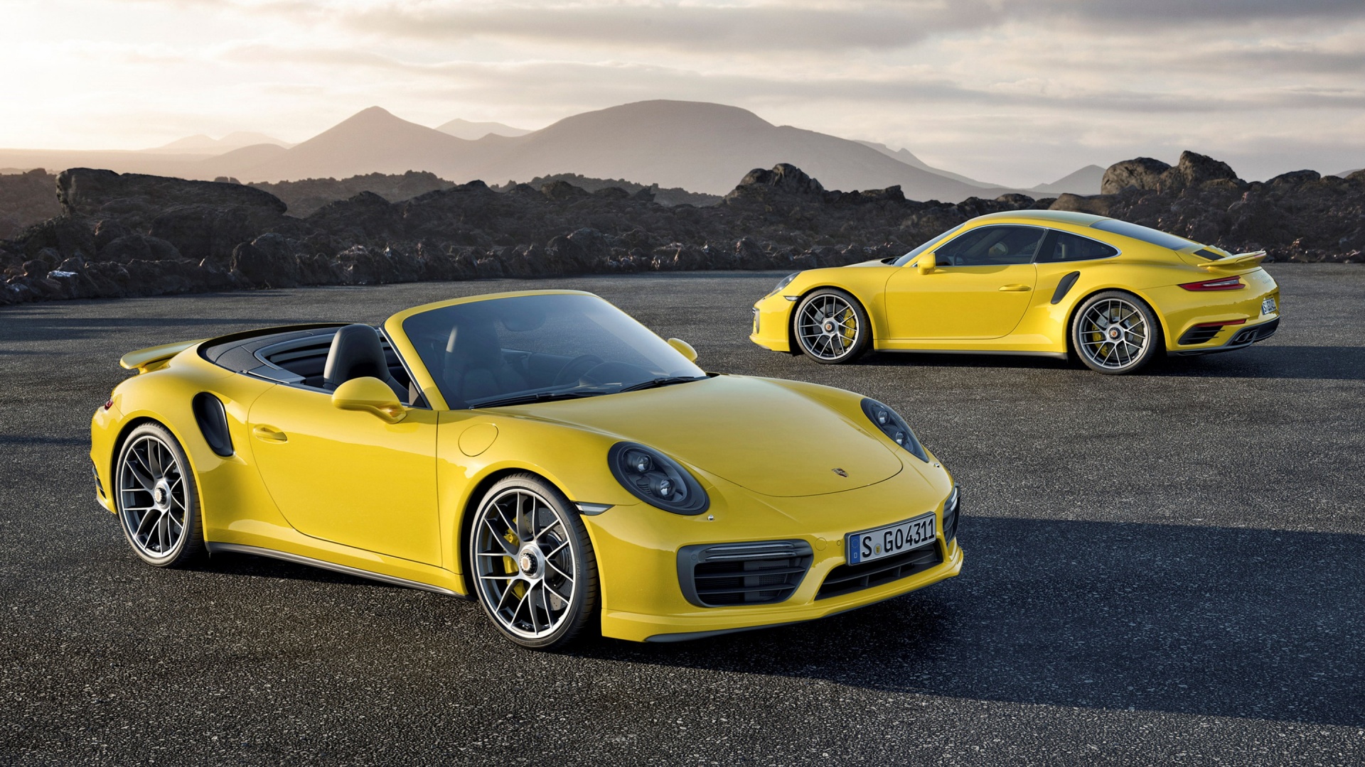 Yellow Porsche 911 Turbo S - Porsche Car 2017 Model - HD Wallpaper 
