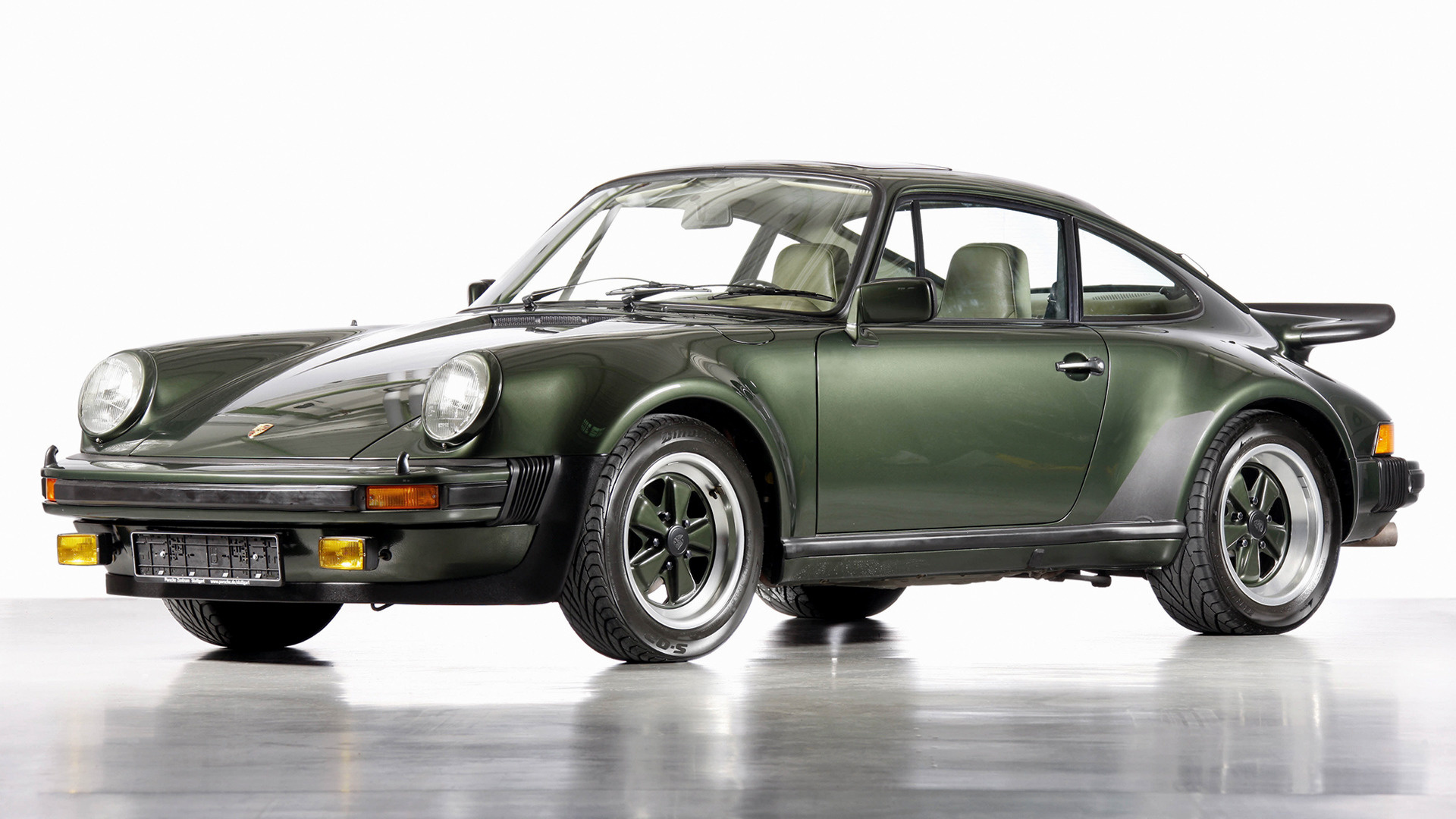 Bmw M1 Vs 911 - HD Wallpaper 