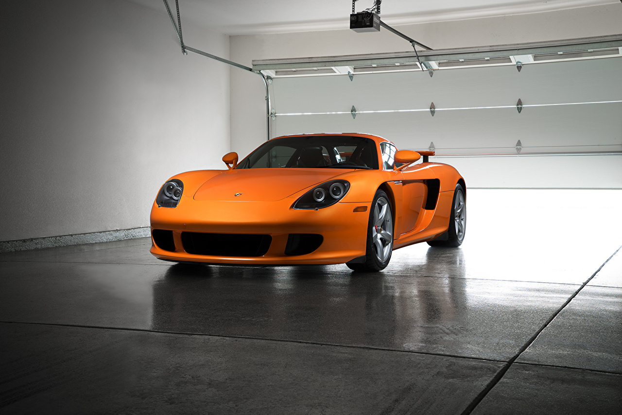 Orange Porsche In Garage - HD Wallpaper 
