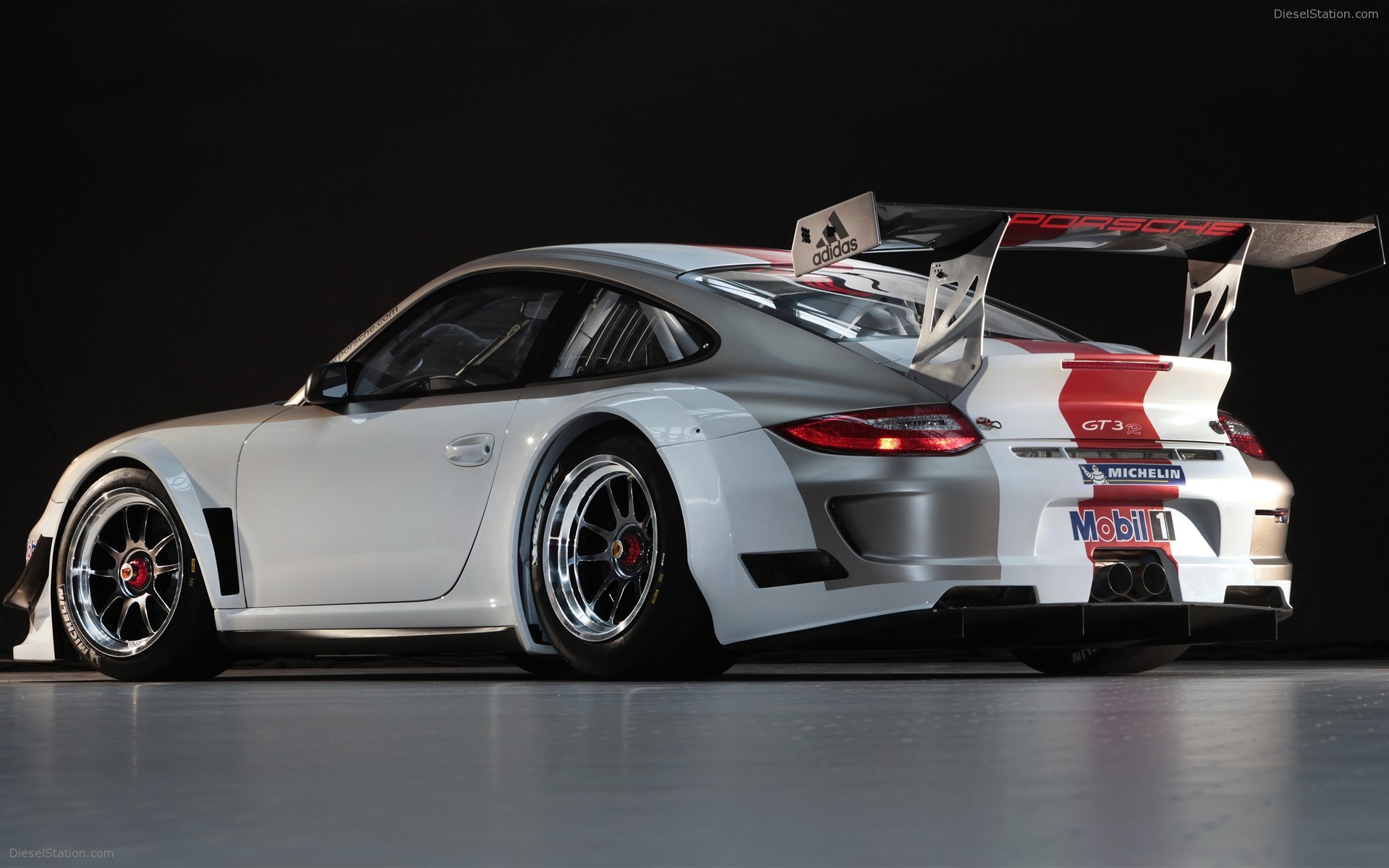 Porsche 911 Gt3 R - Porsche Gt3 R 2010 - HD Wallpaper 