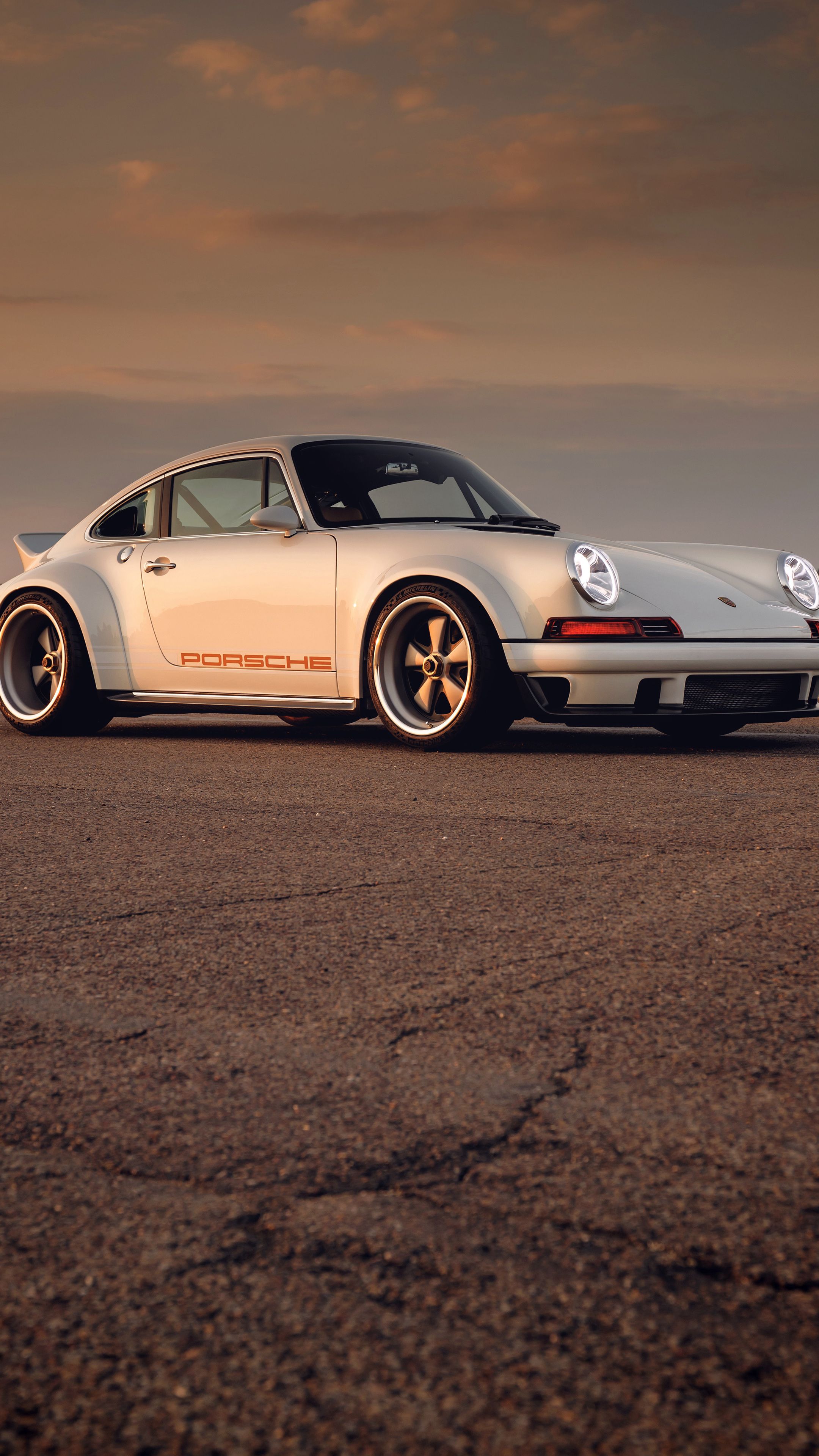 Singer Porsche 911 - HD Wallpaper 