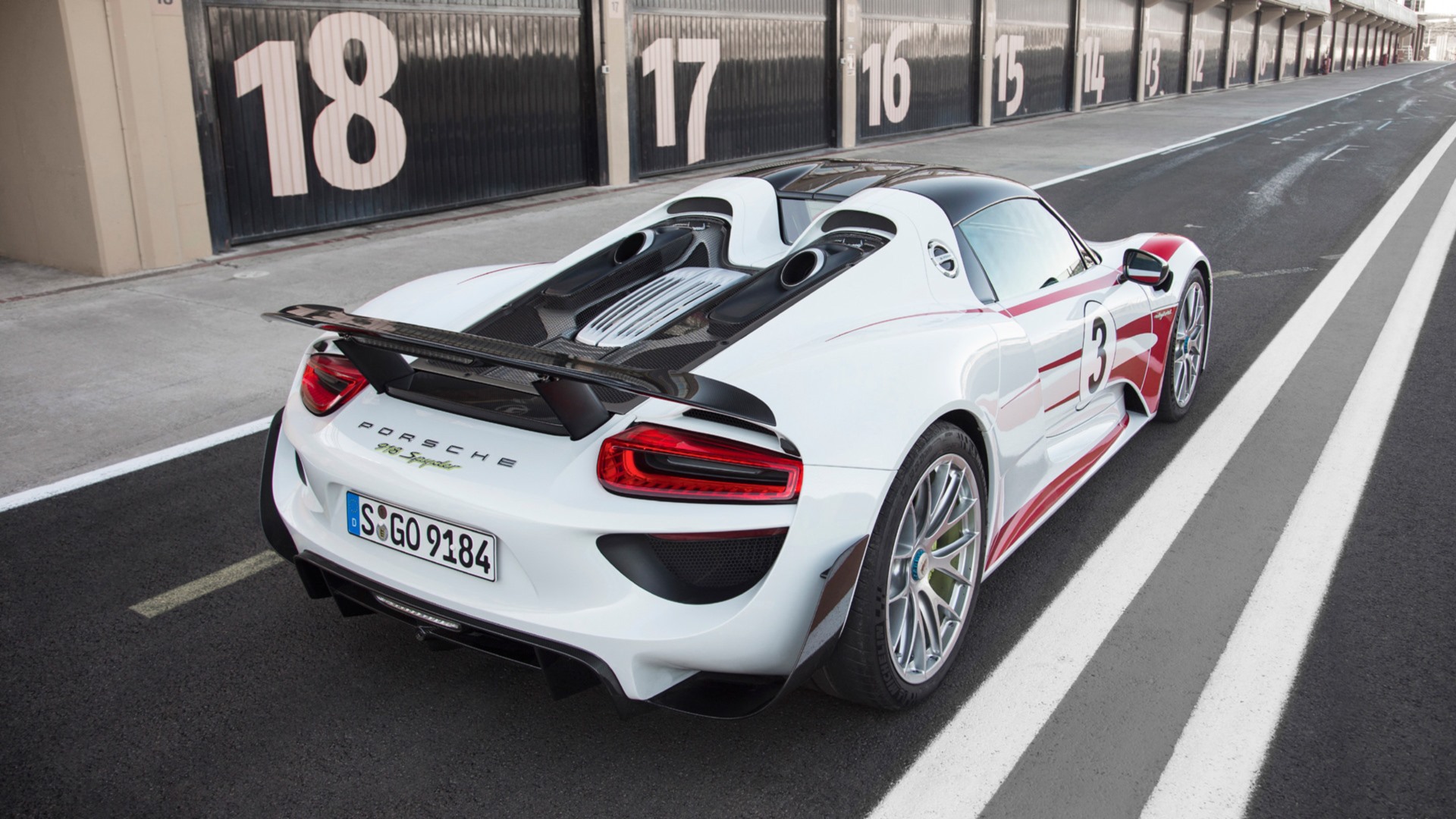 Porsche 918 Spyder - HD Wallpaper 
