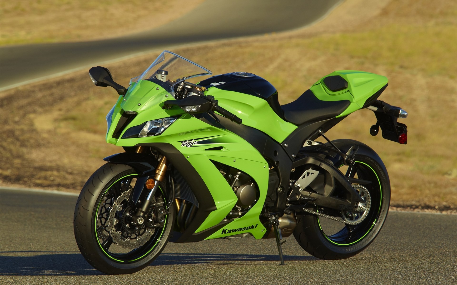 Kawasaki Zx 10r 2011 - HD Wallpaper 