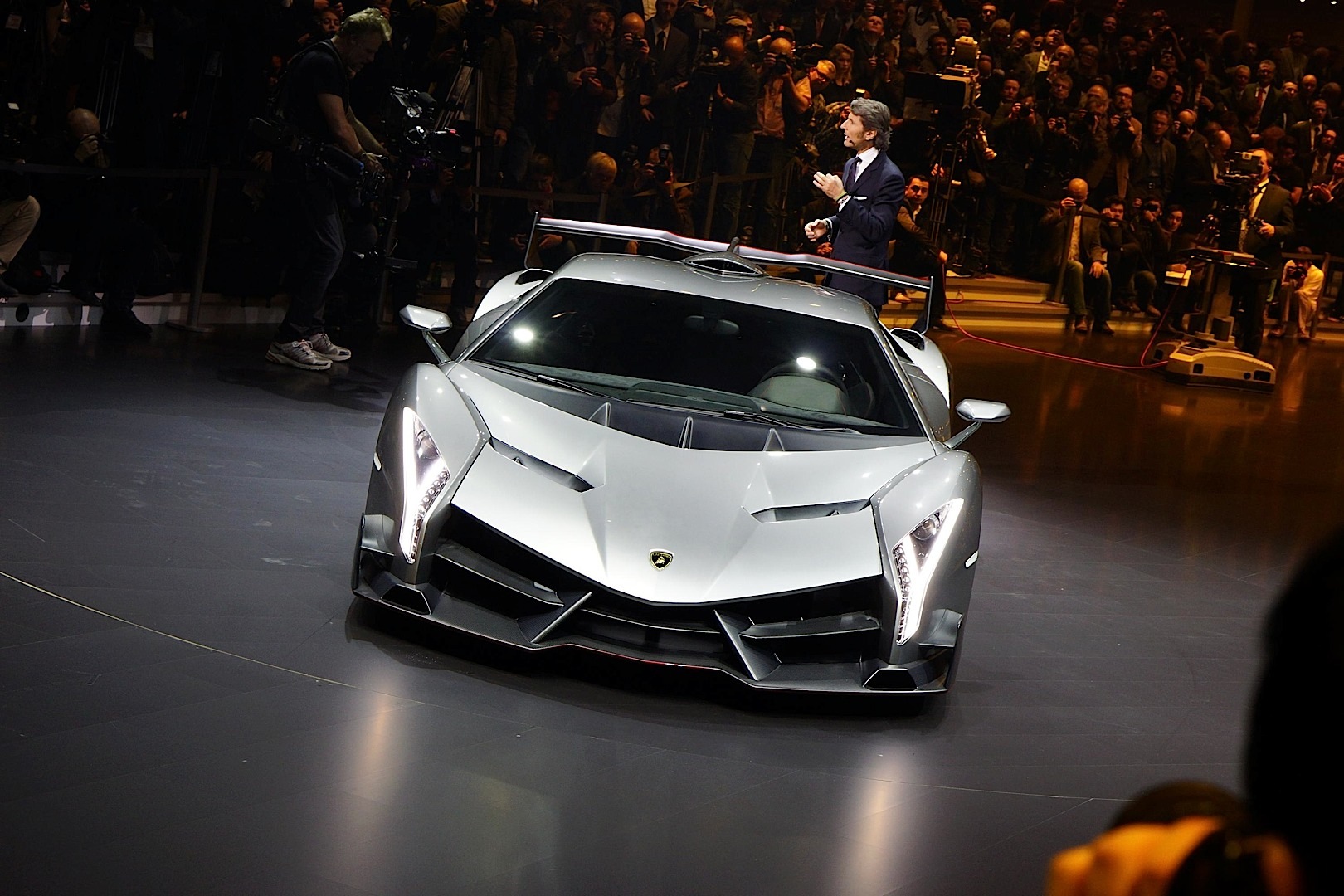 Lamborghini Veneno Lb - HD Wallpaper 