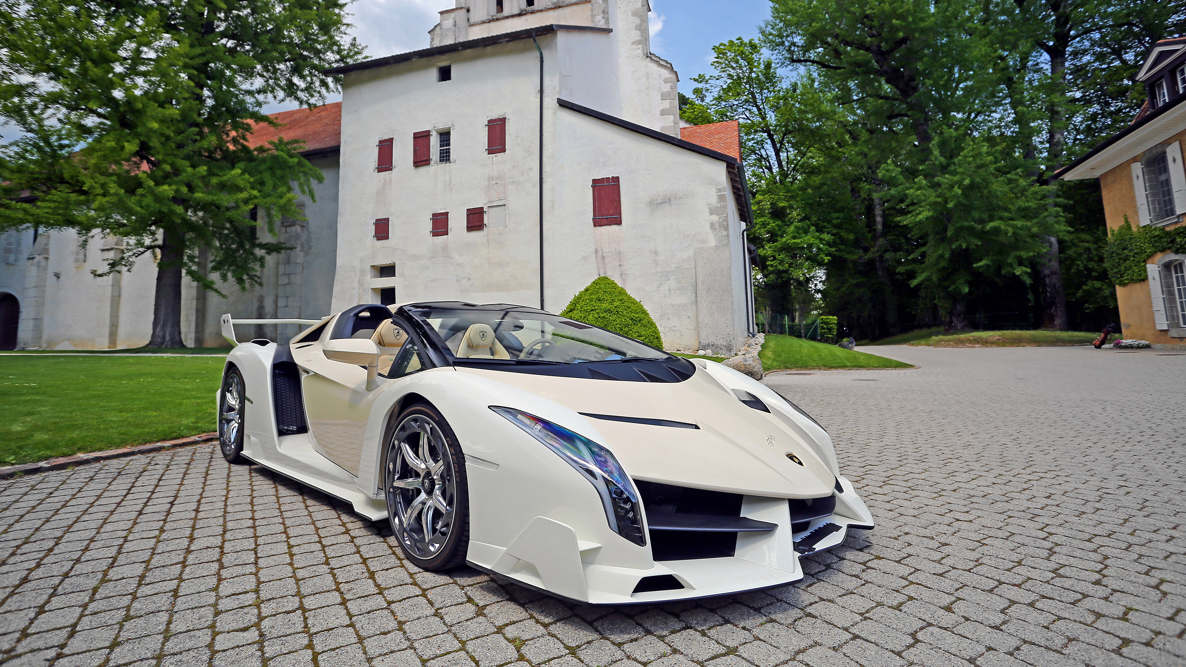 Lamborghini Veneno Roadster White - HD Wallpaper 