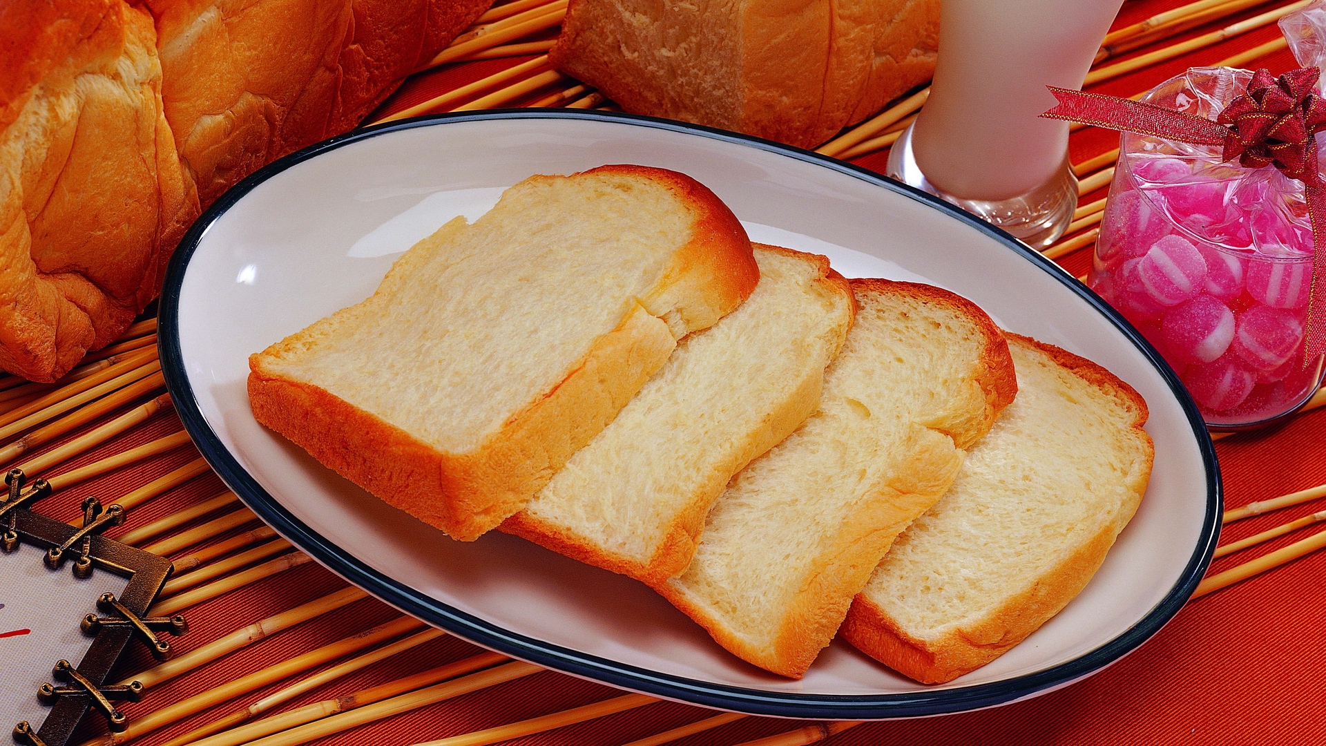 Wallpaper Bread, Milk, Glass, Candy - Milk Of Glass With Bread - HD Wallpaper 