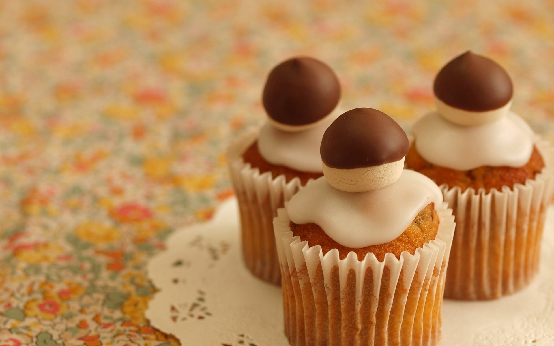 Cupcakes Dessert Pastry Sweets - Pastry - HD Wallpaper 