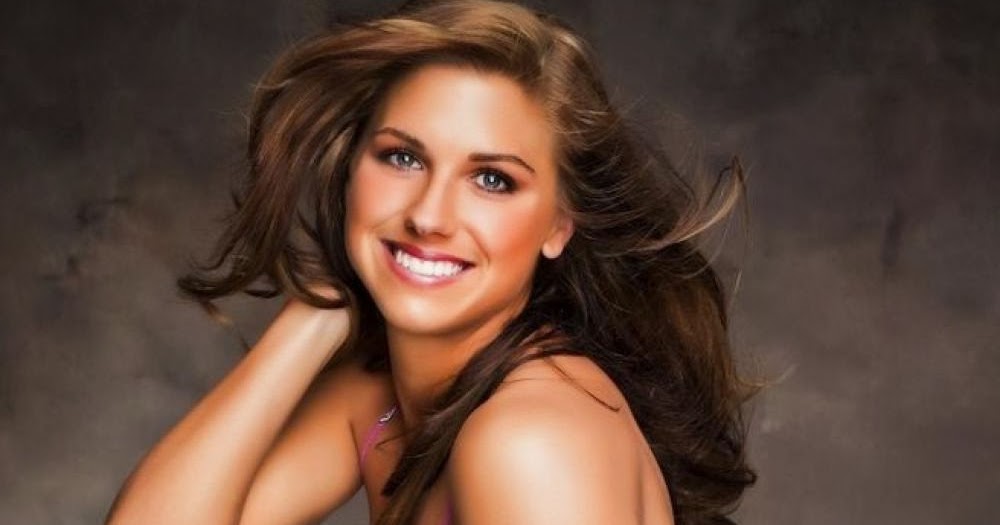 Women Football Players Bikini 1000x525 Wallpaper teahub.io