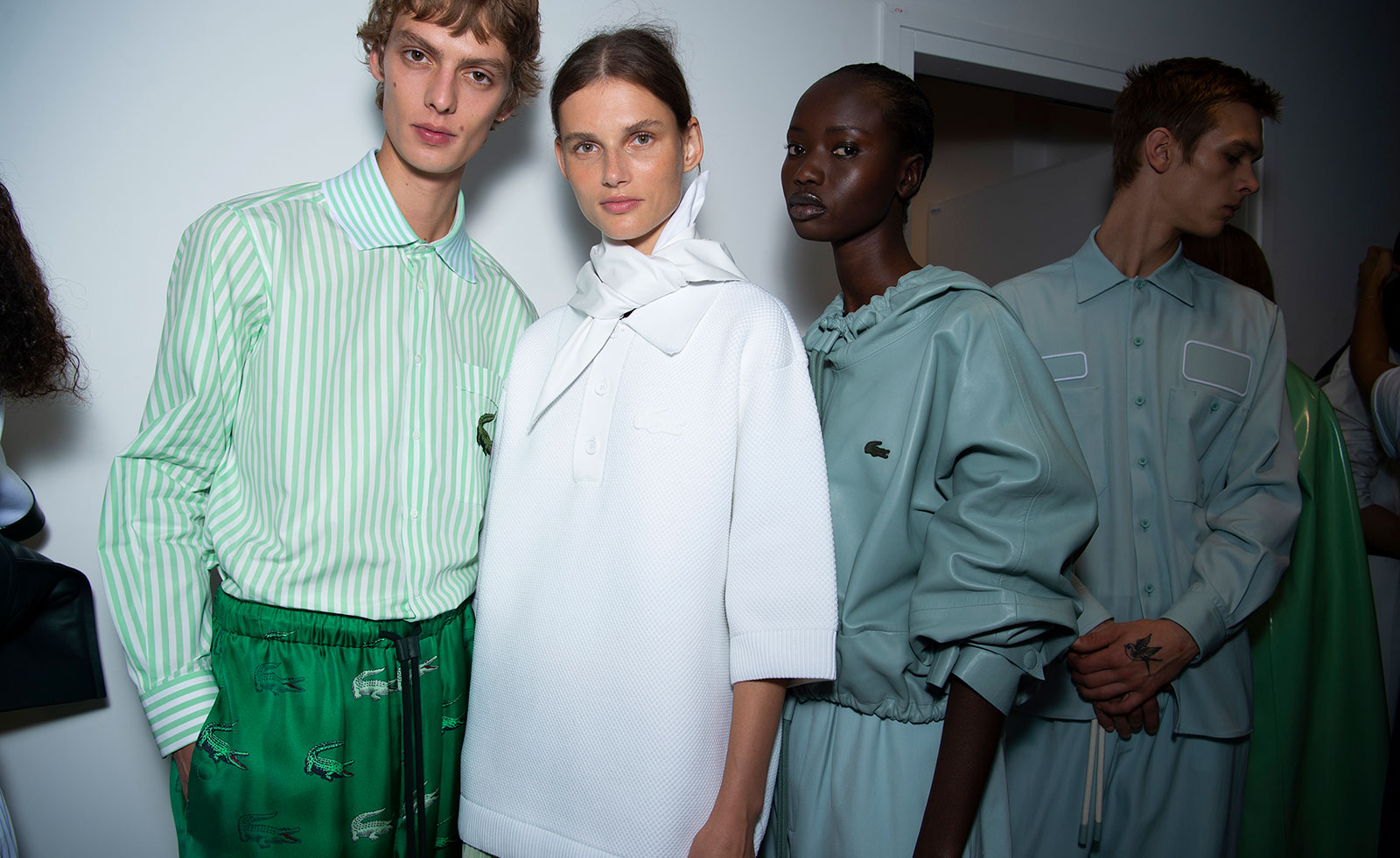 Standing - HD Wallpaper 