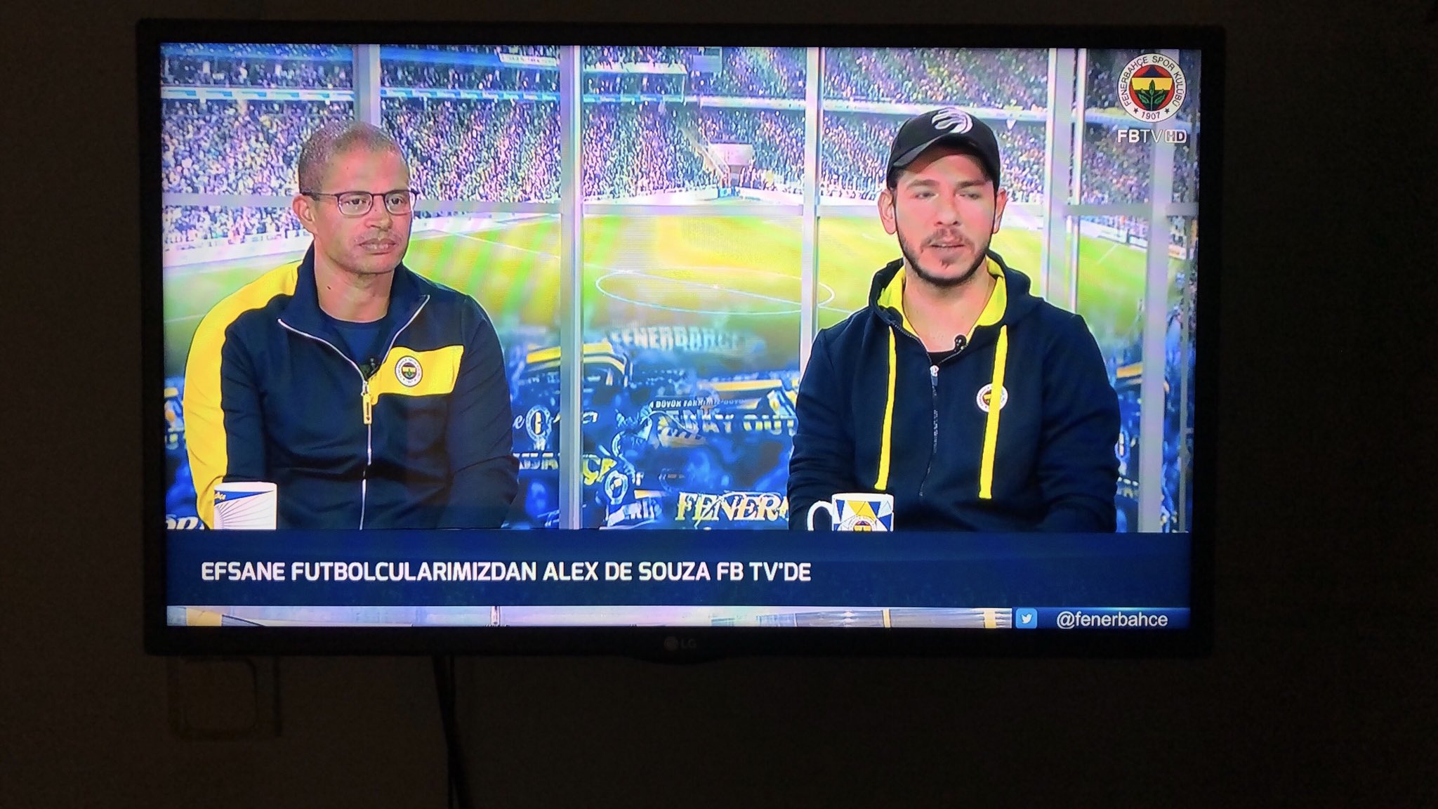 Led-backlit Lcd Display - HD Wallpaper 