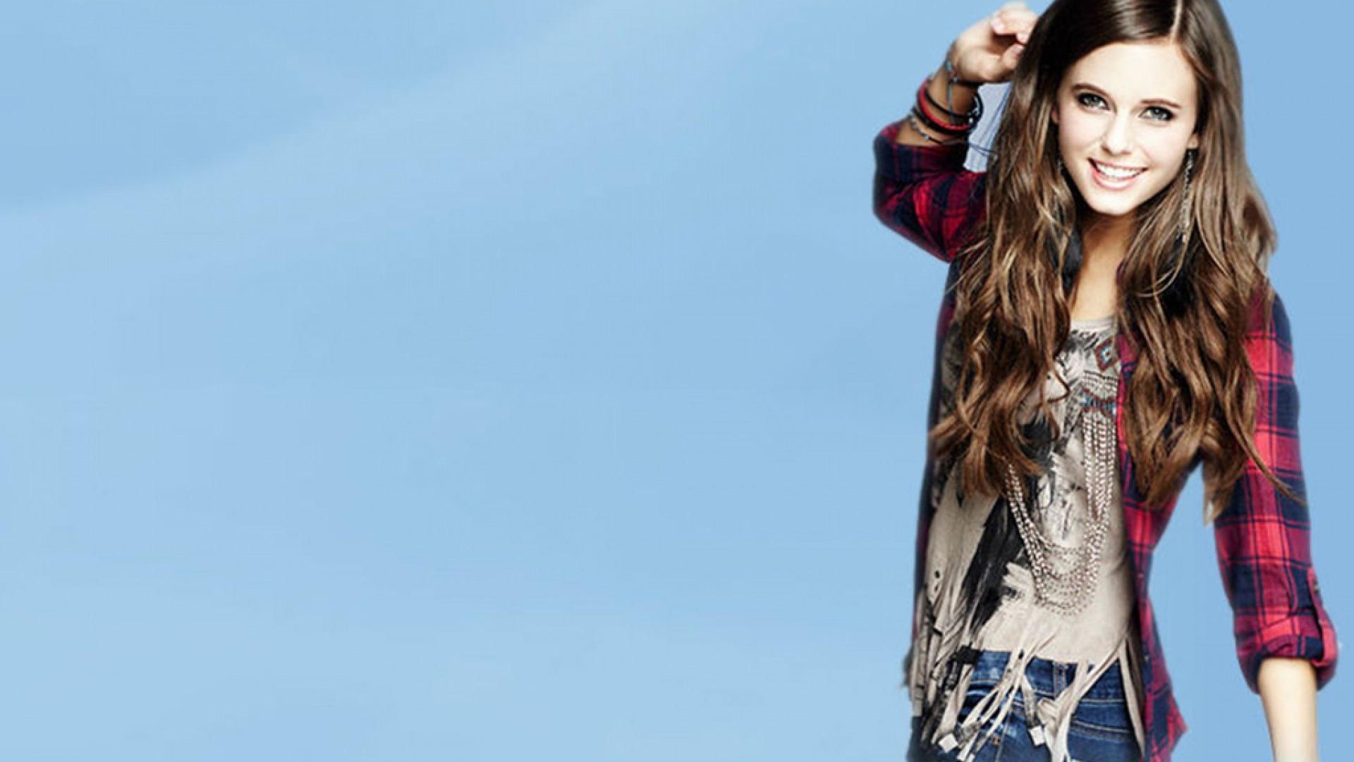 Tiffany Alvord - HD Wallpaper 