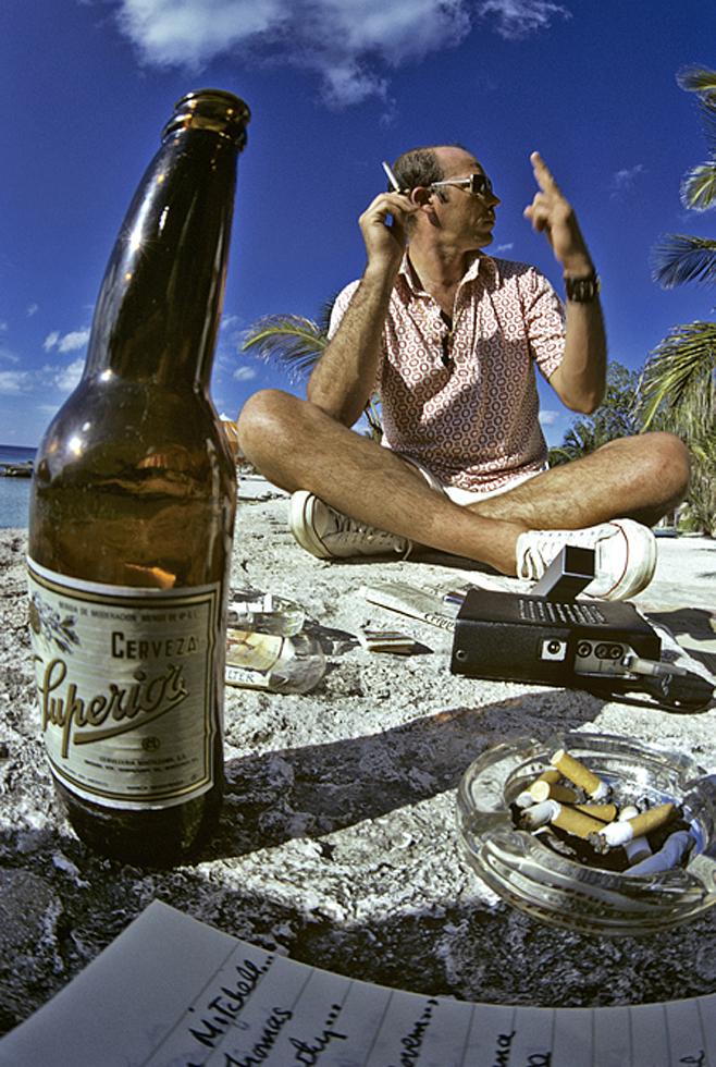 Hunter S Thompson Harley - HD Wallpaper 