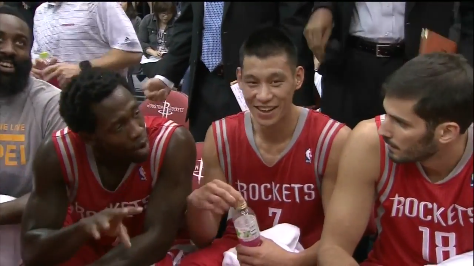 Jeremy Lin - Patrick Beverley Jeremy Lin - HD Wallpaper 