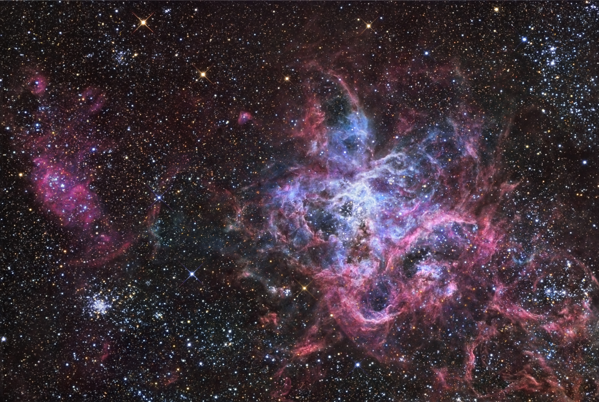 Tarantula Nebula In The Large Magellanic Cloud - HD Wallpaper 