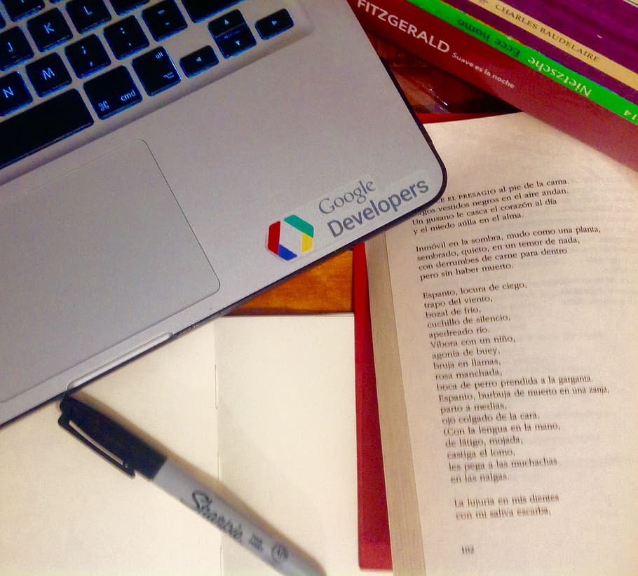 Macbook Pro - HD Wallpaper 