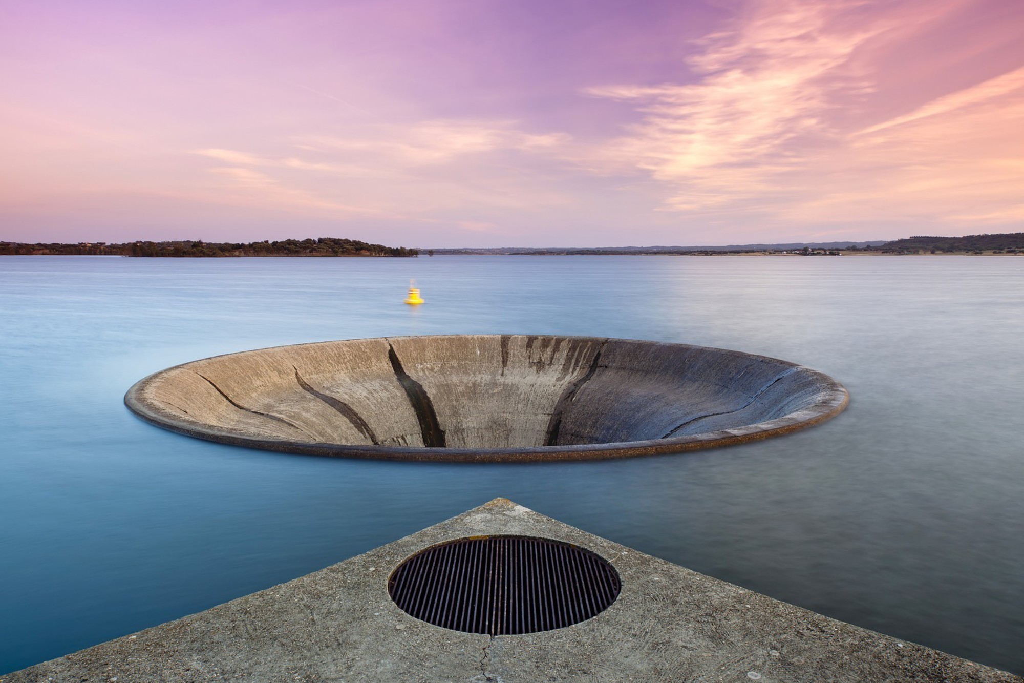 Water Hole In Portugal - HD Wallpaper 