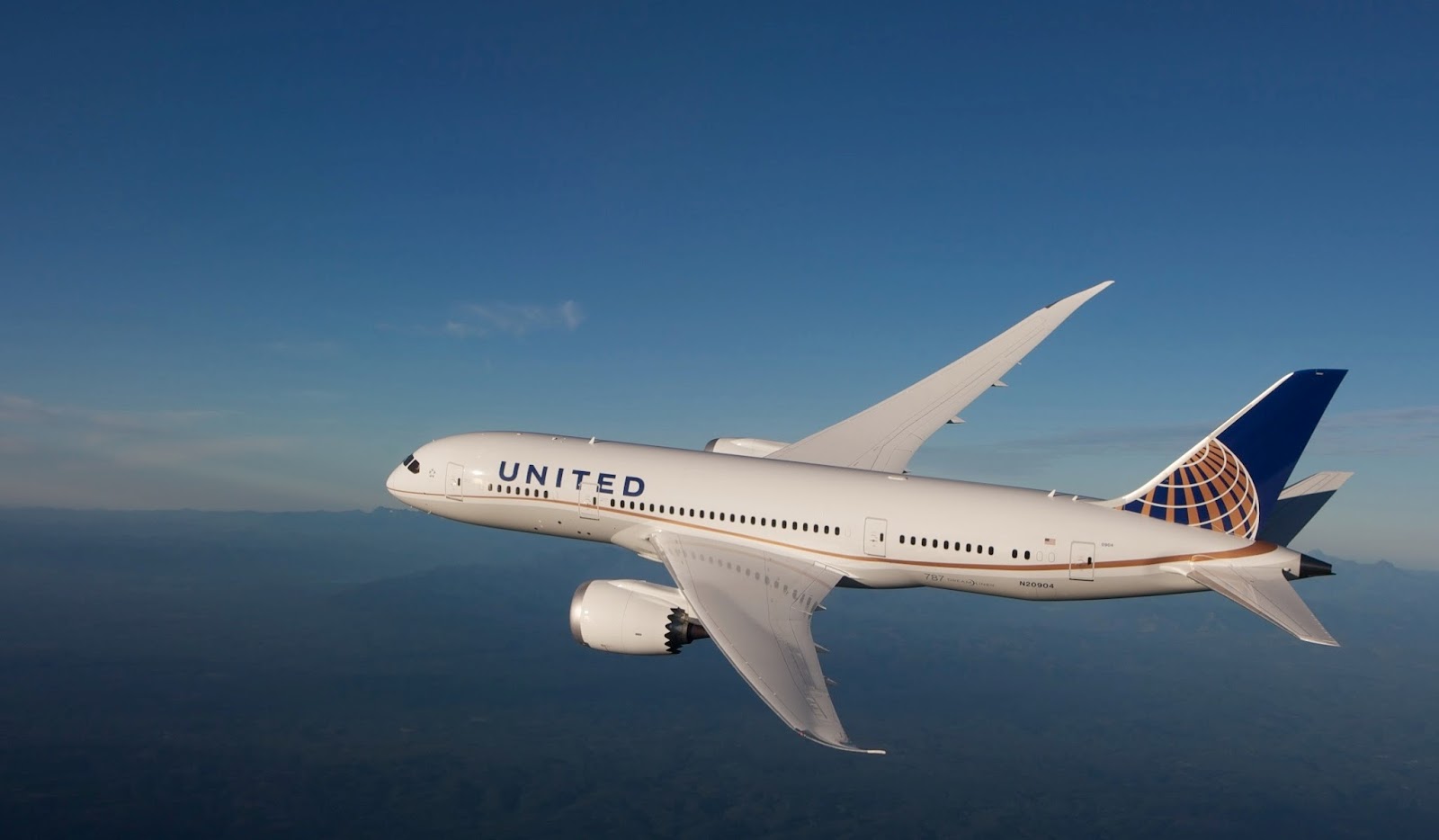 United Airlines Boeing 787-9 Dreamliner - United Airlines Airplane In The Air - HD Wallpaper 