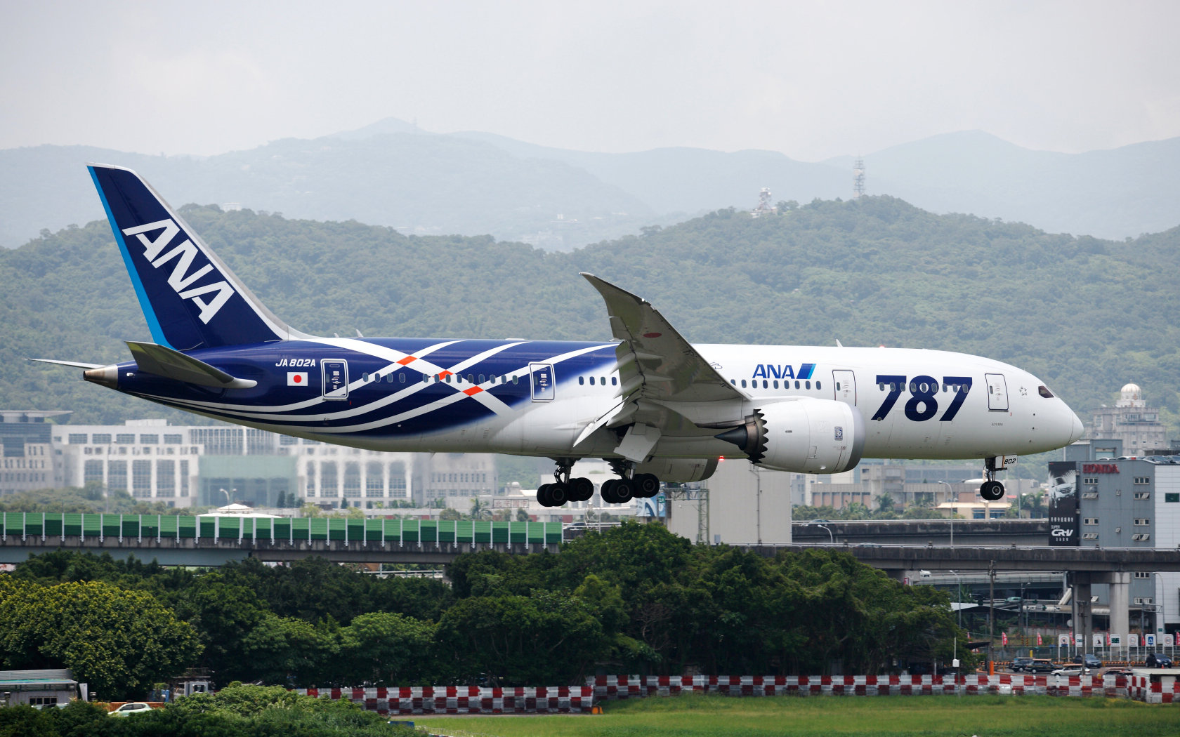 Free Boeing 787 Dreamliner High Quality Wallpaper Id Ana 787 8 Special Livery 1680x1050 Wallpaper Teahub Io