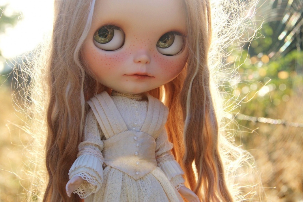 Lovely Big Eyed Doll - Big Eyed Porcelain Dolls - HD Wallpaper 