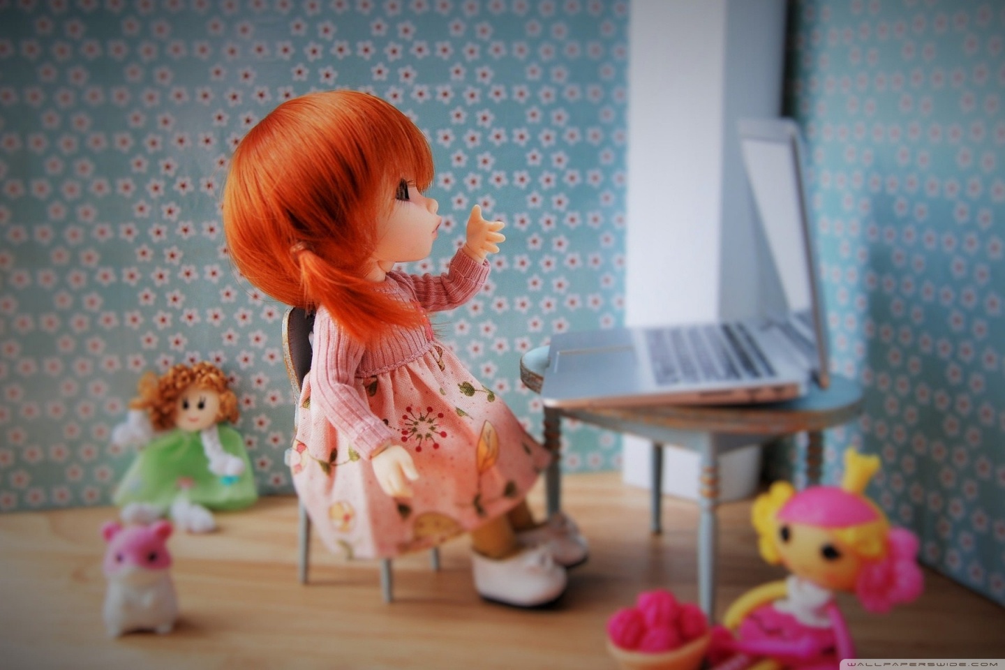 Cute Dolls Wallpaper For Mobile Phone - HD Wallpaper 