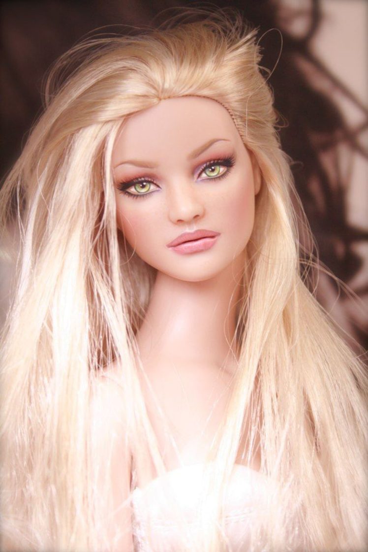 Beautiful Realistic Barbie Doll - HD Wallpaper 