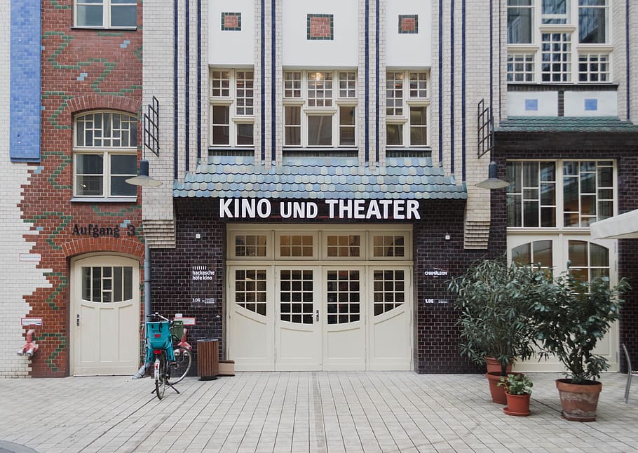 Germany, Berlin, Edificio, Fachada, Wes Anderson, Theatre, - Hackesche Höfe - HD Wallpaper 