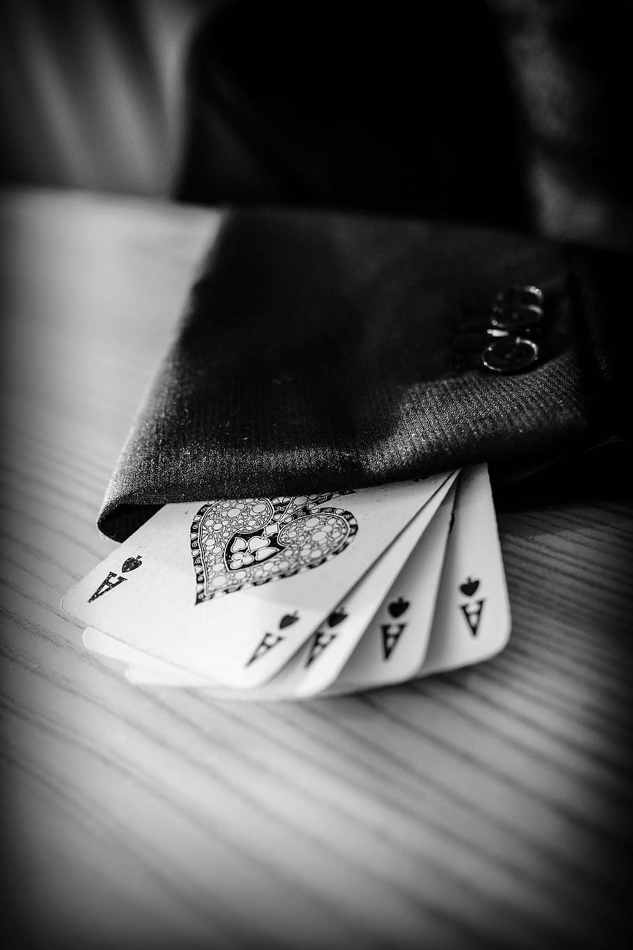 4 Ace Of Spades Playing Cards, Sleeve, Magician, Poker, - Ace Card - HD Wallpaper 