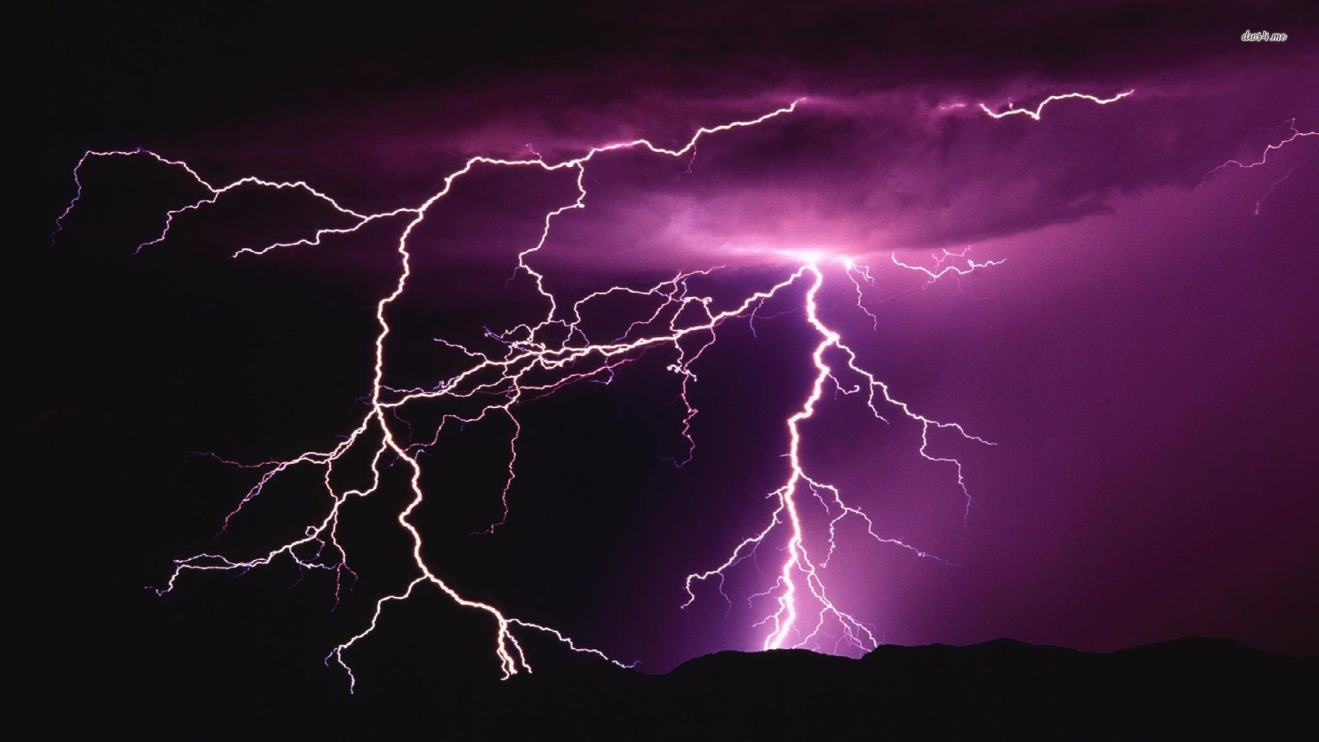 Moving Lightning Desktop Wallpaper 
 Data-src - High Resolution Lightning Strike - HD Wallpaper 