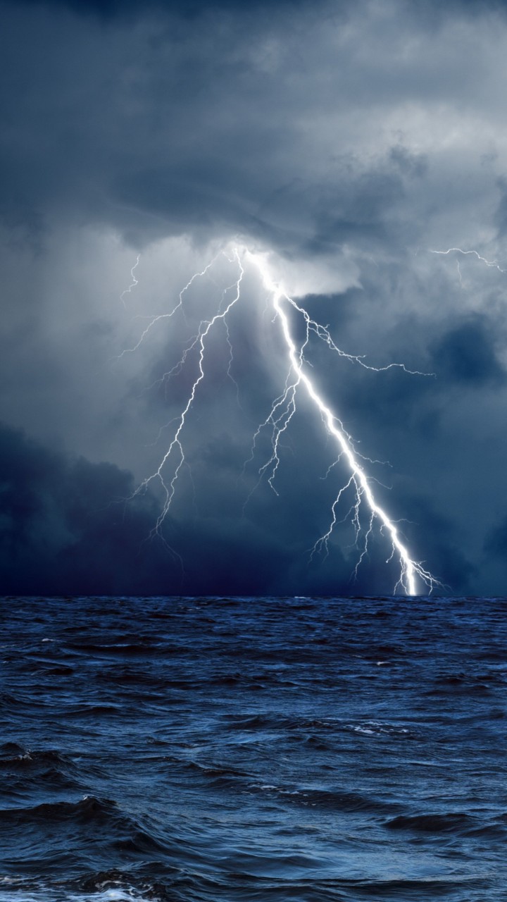 Ocean Lightning Storm - HD Wallpaper 