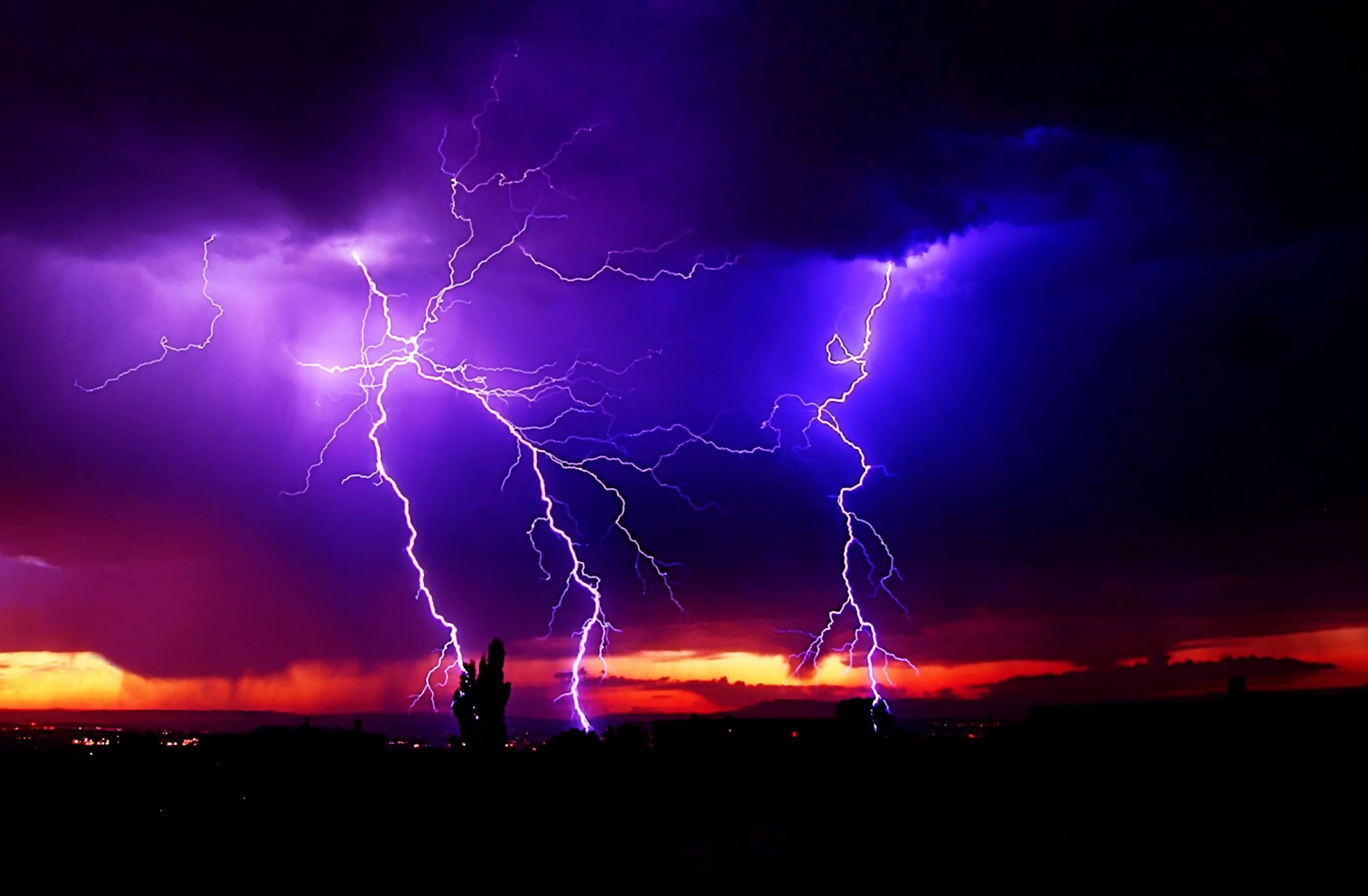 Lightning And Thunder - HD Wallpaper 