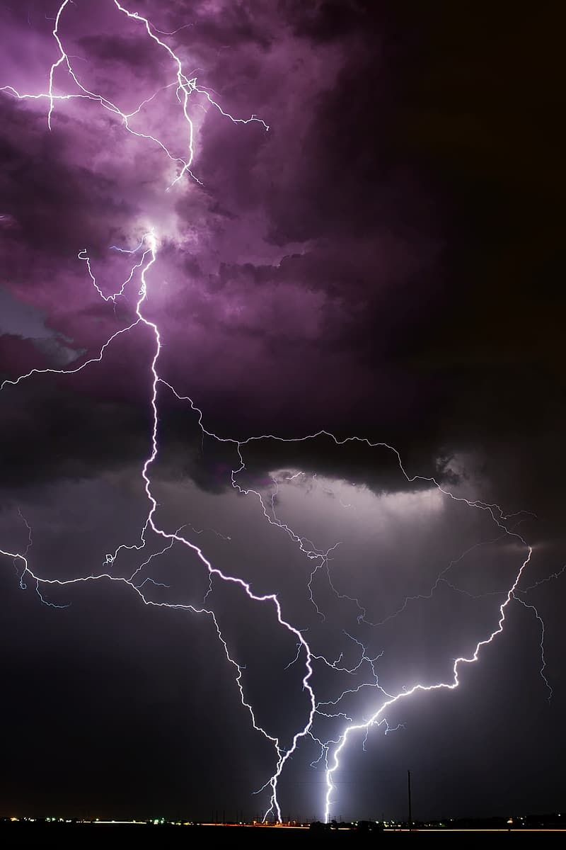 Purple Clouds And Lightning Digital Wallpaper - Thunder Background - HD Wallpaper 