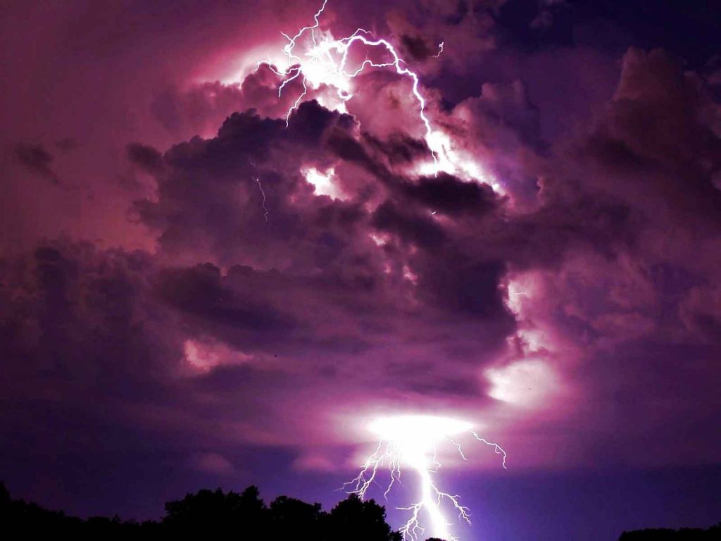 Storm Clouds With Lightning - HD Wallpaper 