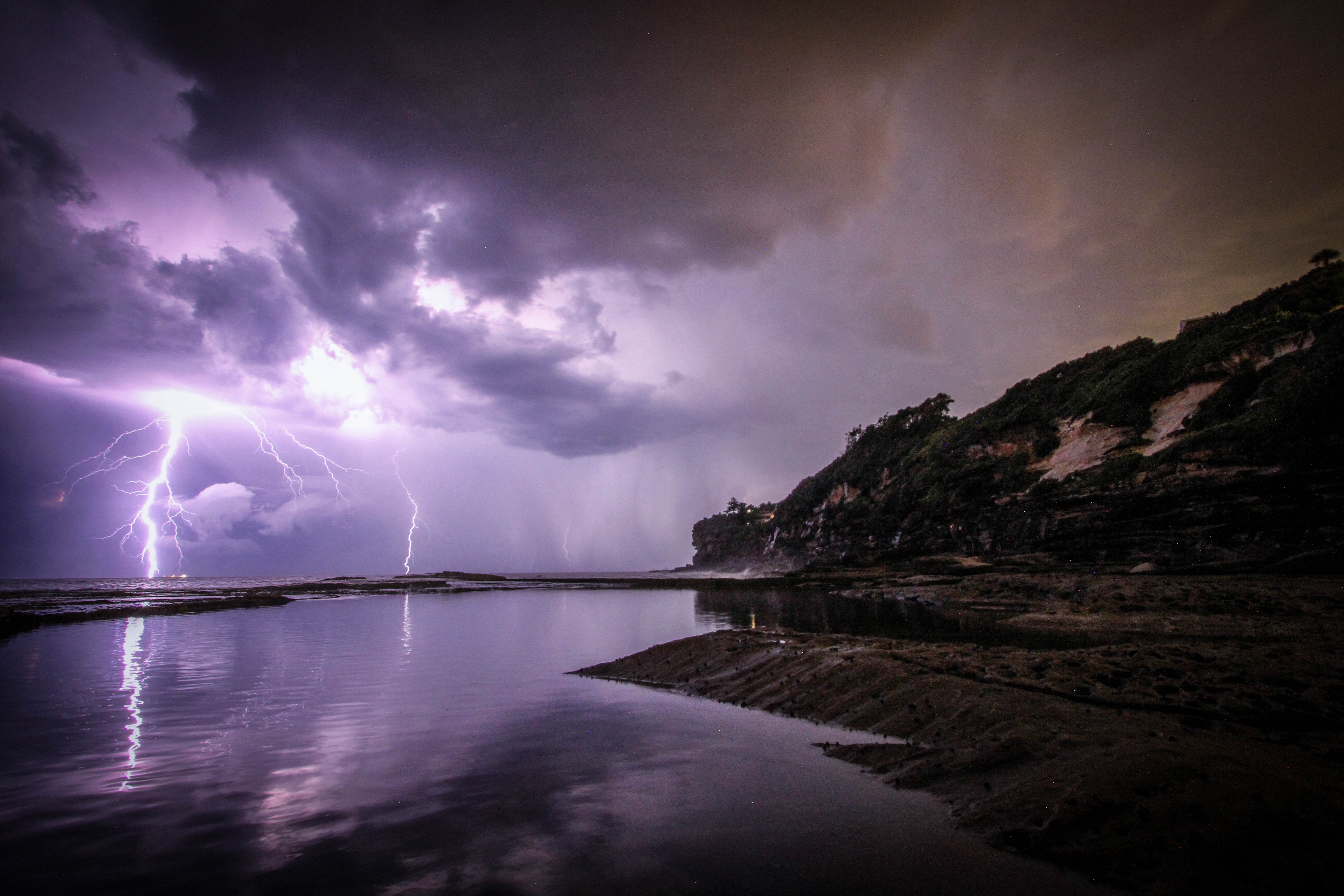 Gray Cloud With Lightning Strike Photo - HD Wallpaper 
