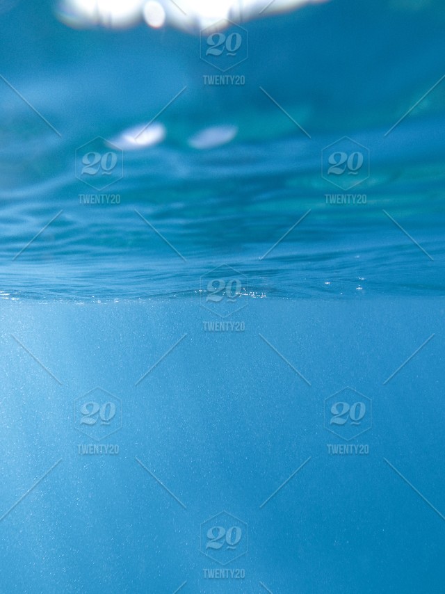 Underwater - HD Wallpaper 