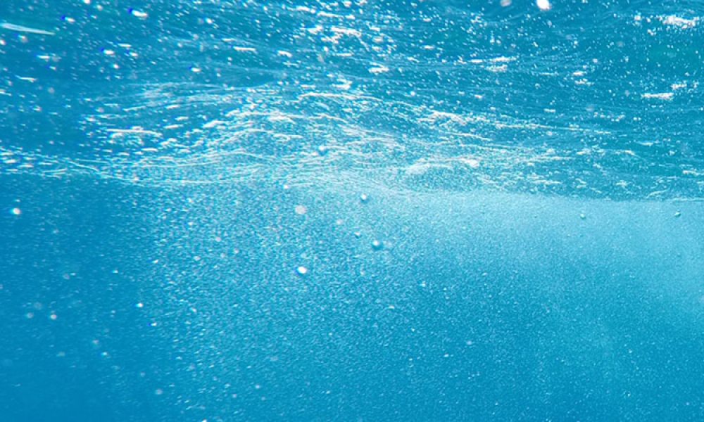 Underwater - HD Wallpaper 