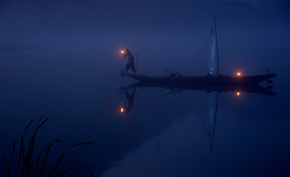 If You Want To Catch A Big Fish You Should Consider - Night Fishing - HD Wallpaper 