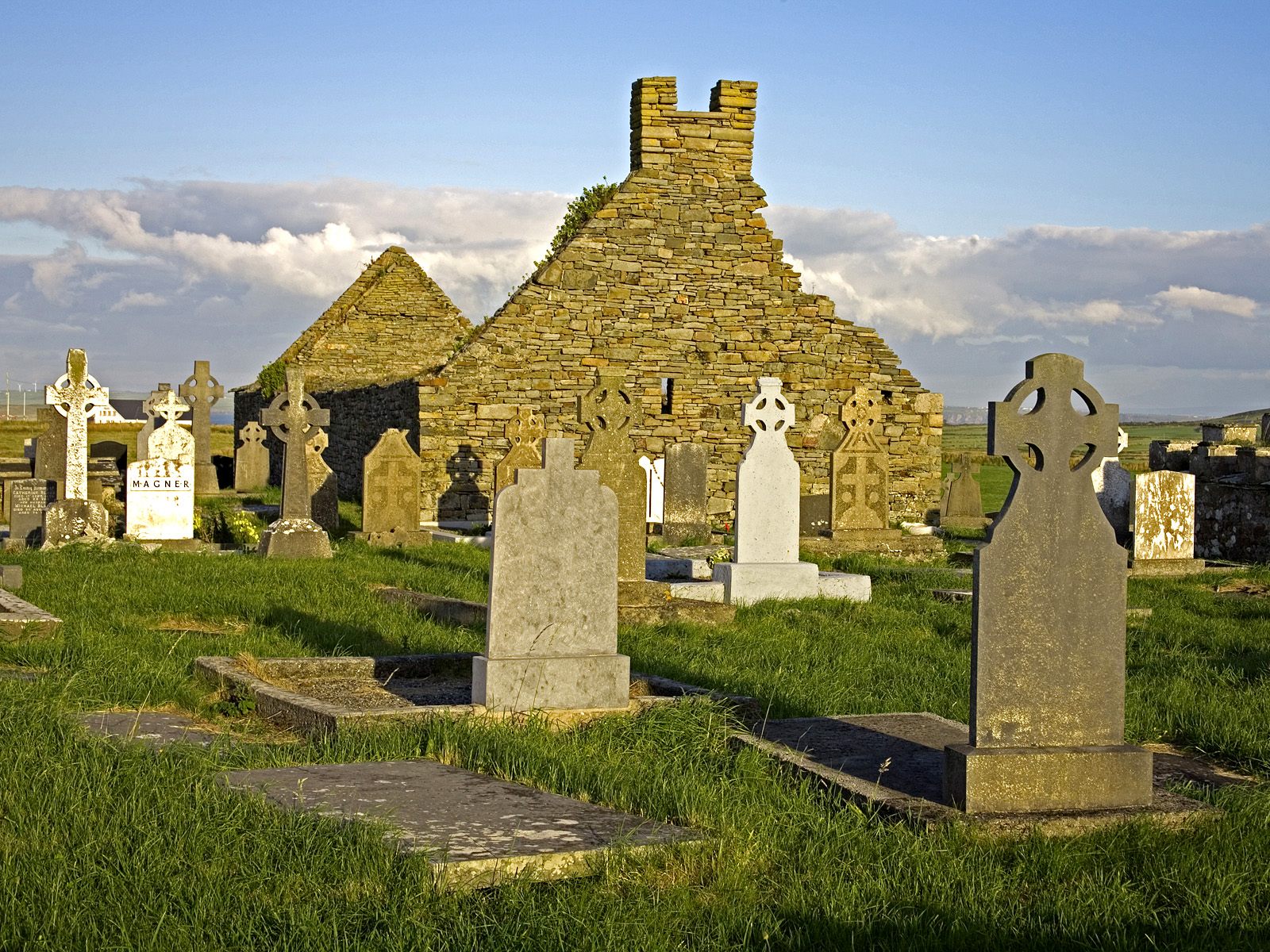 Cross Village Loop Head County Clare Munster Province - Ireland Tourist Attractions - HD Wallpaper 