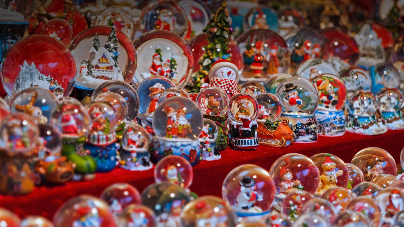 Snow Globes For Sale In Trentino-alto Adige/south Tyrol, - Collection De Boules A Neige - HD Wallpaper 