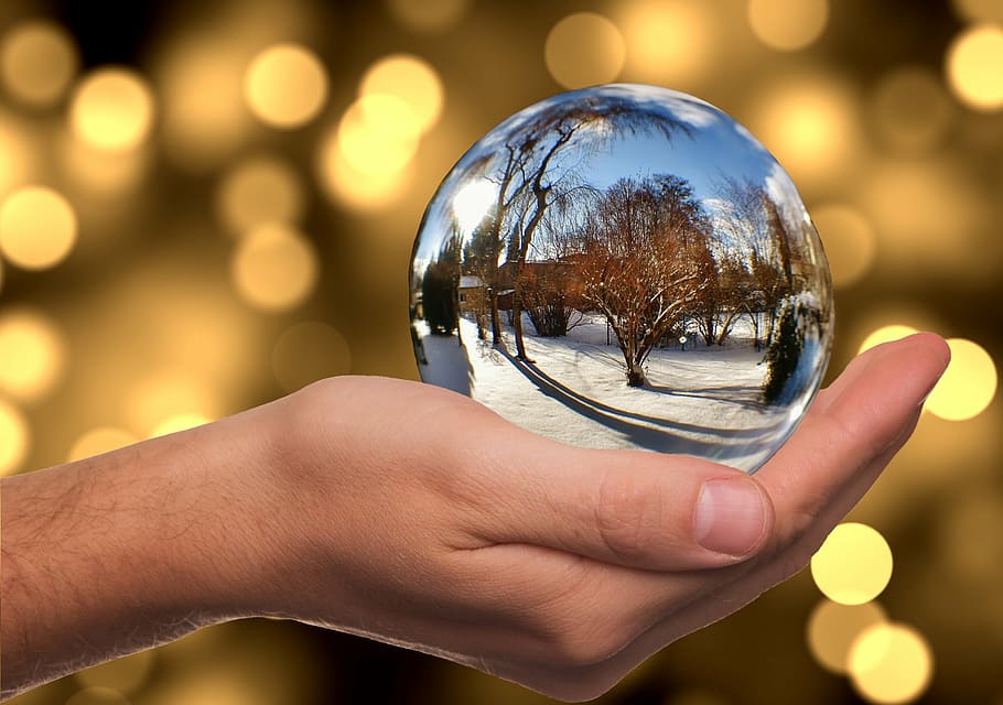 Person Holding Snow Globe, Glass Ball, Winter, Mirroring, - Christmas Lights Bokeh Png - HD Wallpaper 
