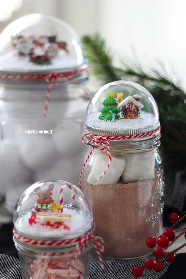 How To Make A Mason Jar Lid Snow Globe For Christmas - Christmas Small Jar Ideas - HD Wallpaper 