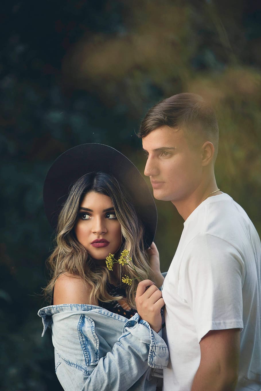 Woman Wearing Black Sunhat, Beautiful, Couple, Daylight, - Love - HD Wallpaper 