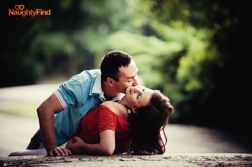 Romantic Love Status Shayari - HD Wallpaper 