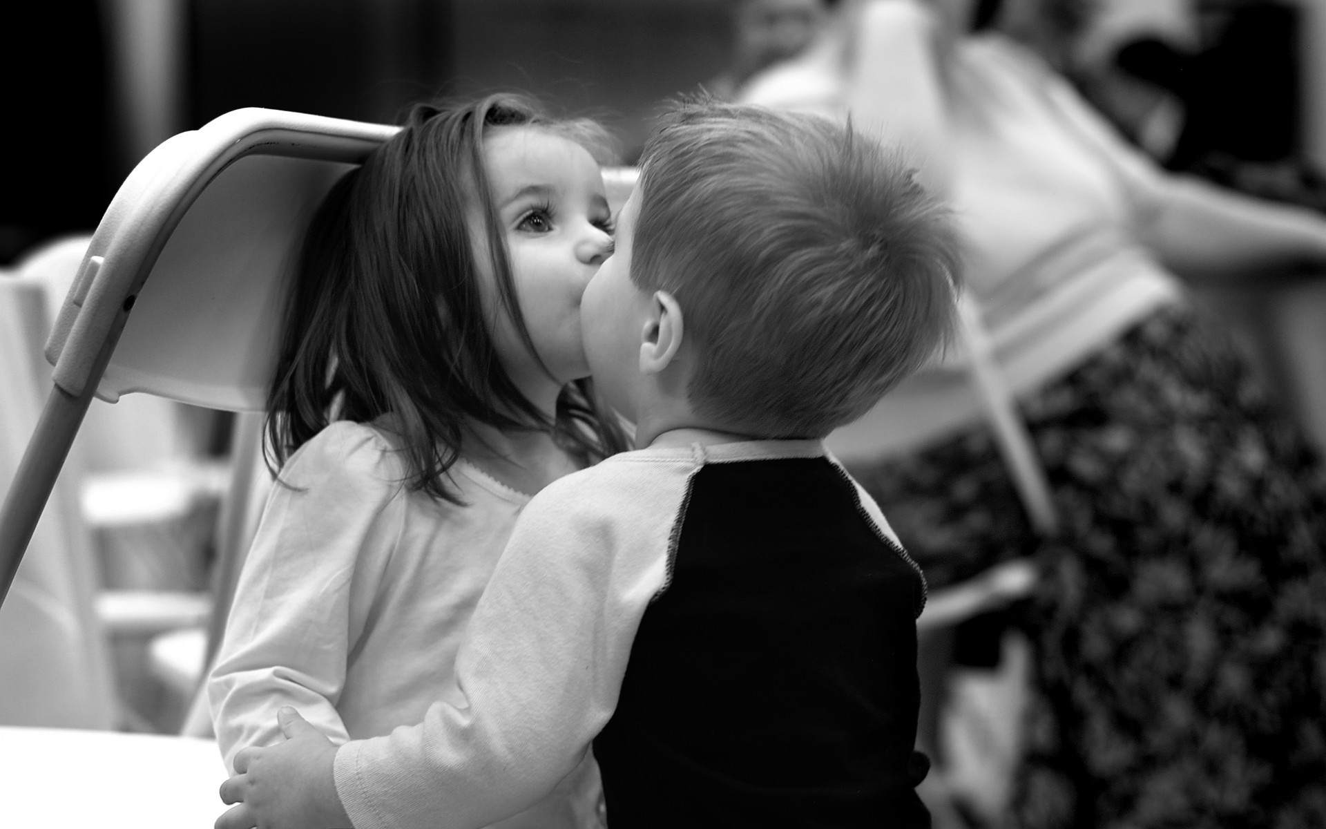 Cute Kids Love Hug Hd Wallpaper 
 Data-src /w/full/4/d/5/137241 - Cute Kiss - HD Wallpaper 