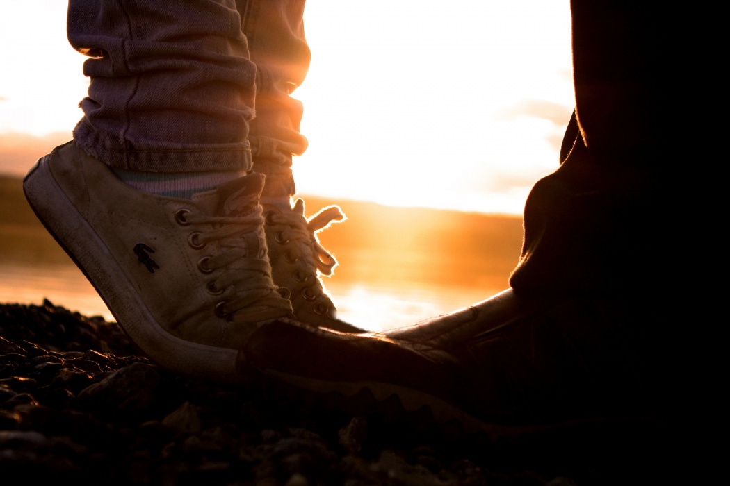Couple Shoes - Beautiful Facebook Love Cover - HD Wallpaper 