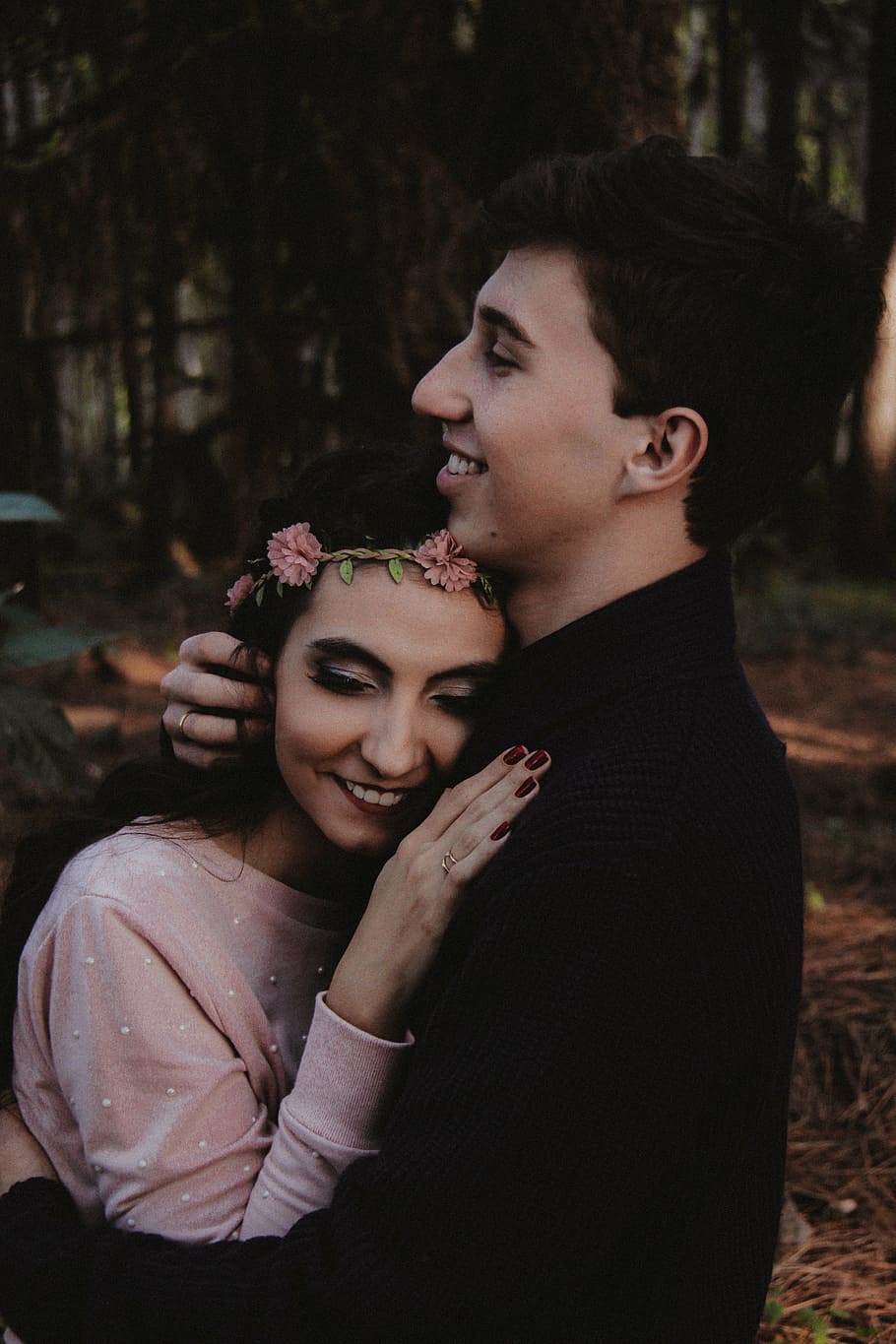 Woman And Man Hugging, Girl, Guy, Couple, People, Sweet, - Romantic Cute Love Couple Dp For Whatsapp - 910x1365 Wallpaper Woman And Man Hugging, Girl, Guy, Couple, People, Sweet, - Romantic Cute Love Couple Dp For Whatsapp - 910x1365 Wallpaper