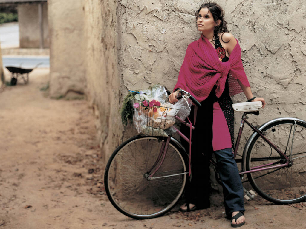 Nelly Furtado Bike - HD Wallpaper 